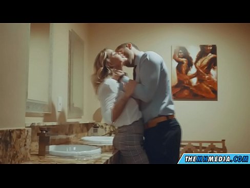❤️ Döşlü sarışın sizi ictimai tualetdə aldatdıqda ❌ Fəsişlər pornoda az.redgast4asset.ru ️❤